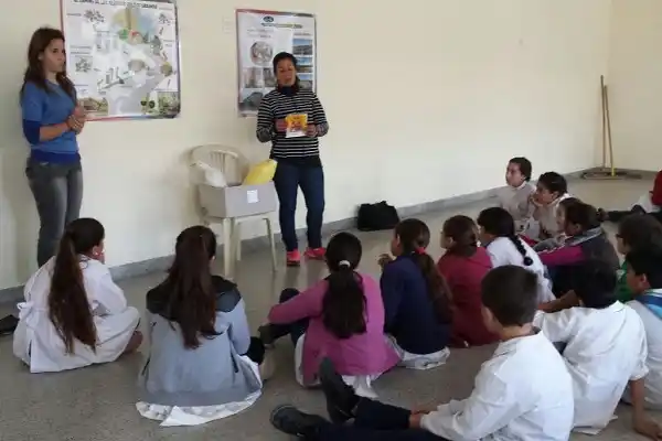 Charlas sobre separación domiciliaria de residuos sólidos 
