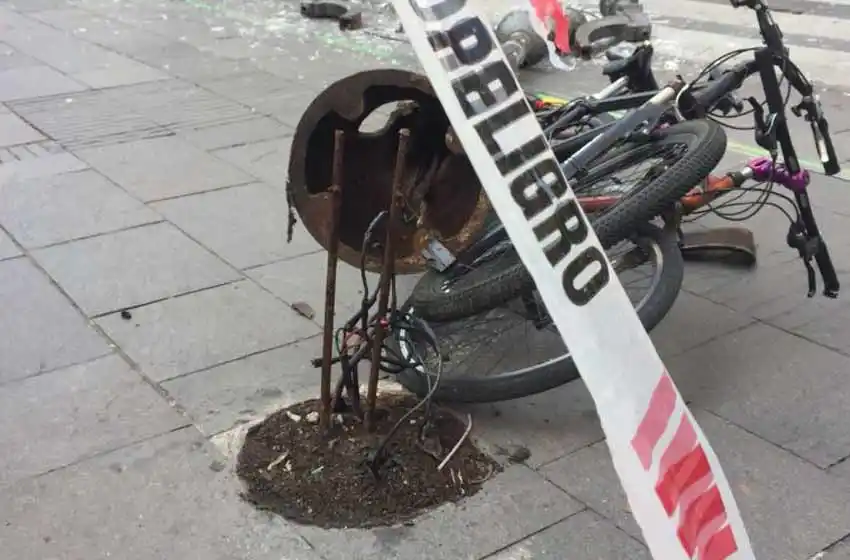 Acusaciones cruzadas tras la caída de la columna en la peatonal Córdoba