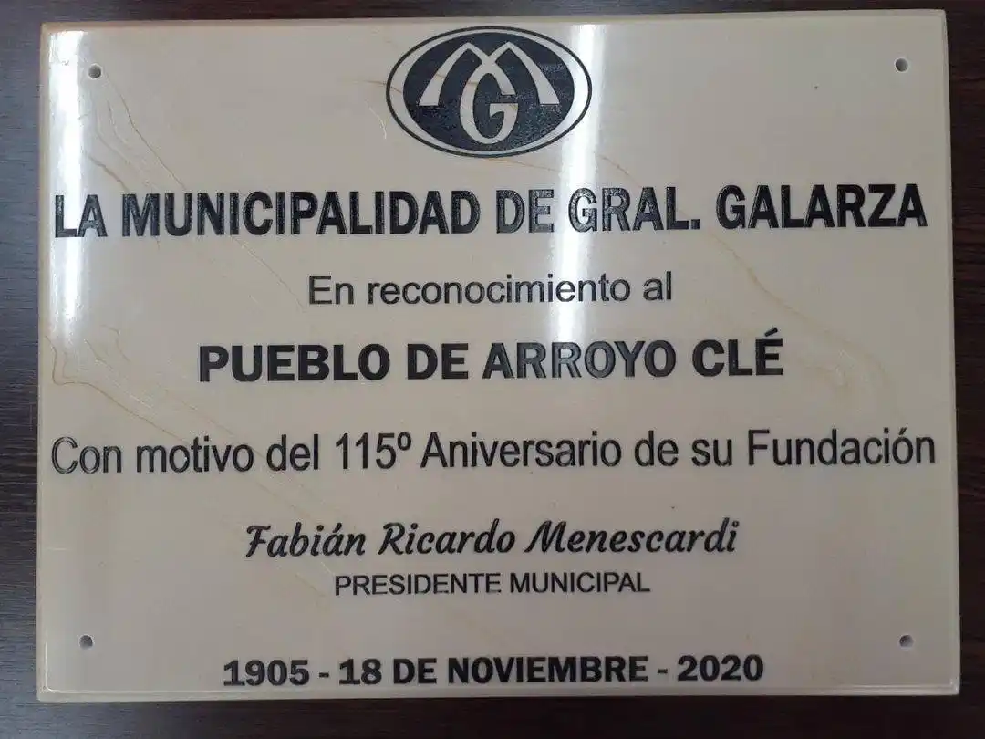General Galarza saluda al pueblo de Arroyo Clé