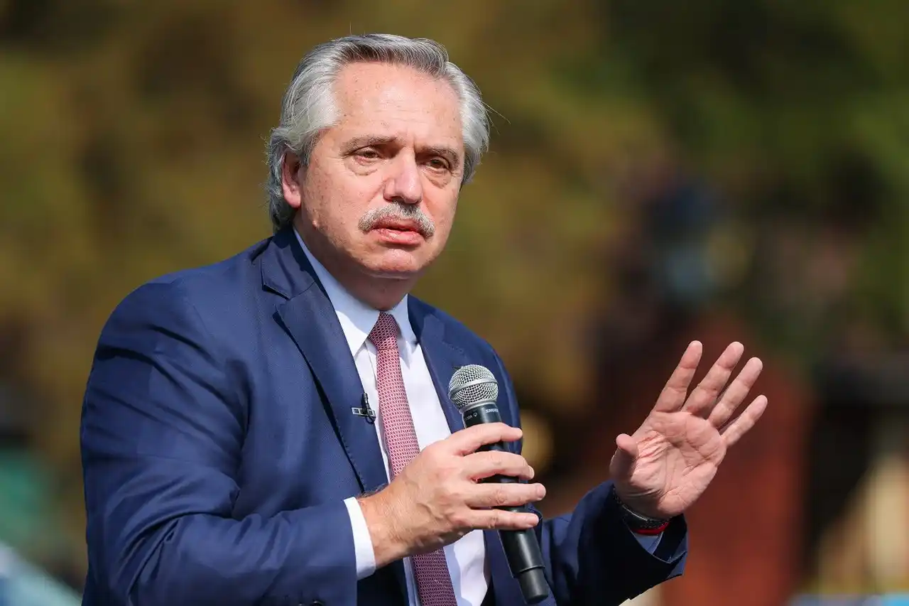 Alberto apela a la vieja mística peronista para evitar el naufragio