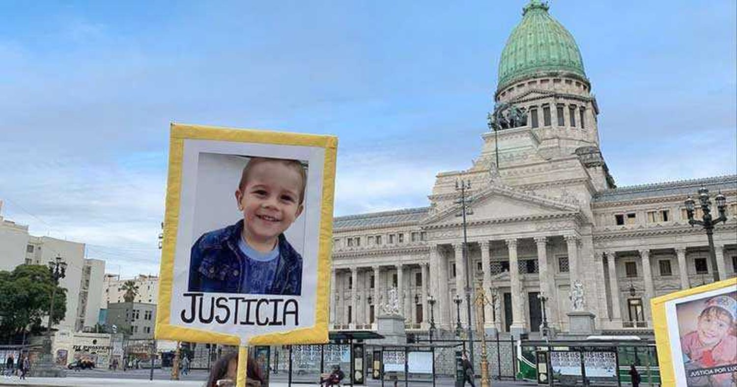 La oposición en el Senado planea pedir
una nueva sesión para el 13 de abril