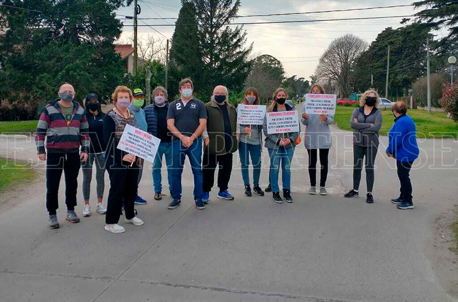 Vecinos de barrio Parque La Florida alertan sobre el peligro vehicular en la bajada de Ruta 2