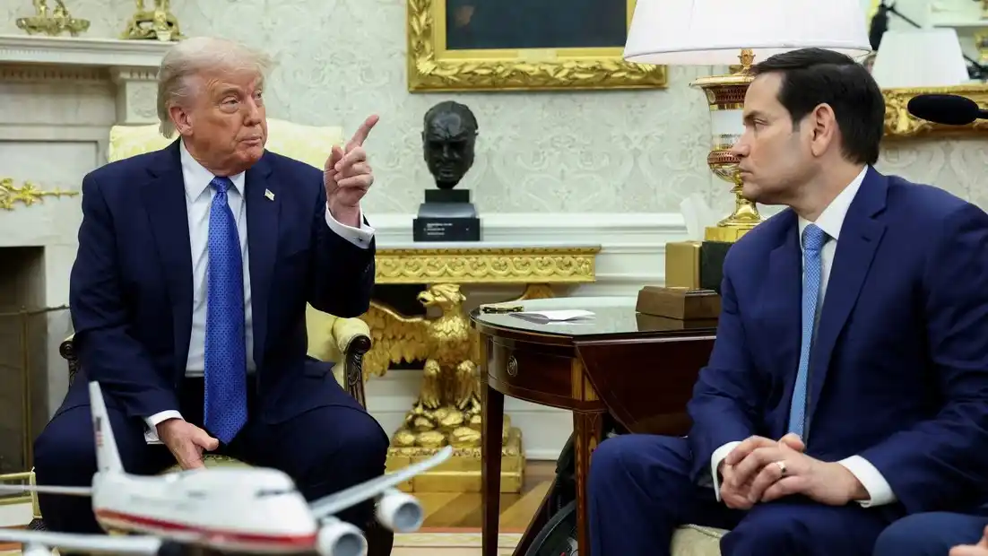 El martes Rubio le ordenó a las embajadas de EE.UU. en todo el mundo que suspendan las entrevistas para visas de estudiante.