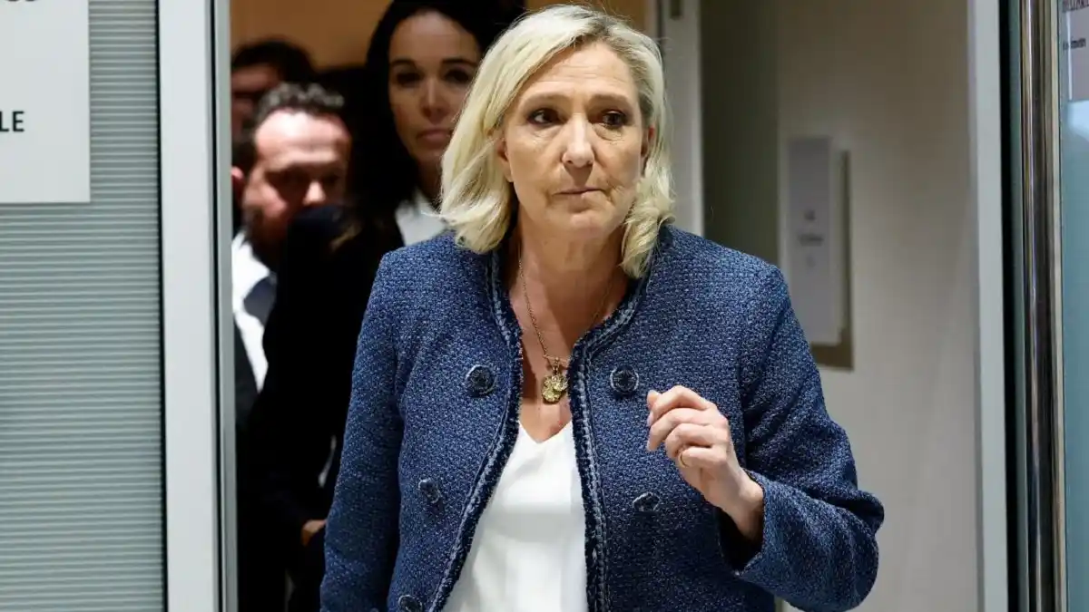 PRESA e INHABILITADA: Marine Le Pen condenada por desvío de fondos del Parlamento Europeo