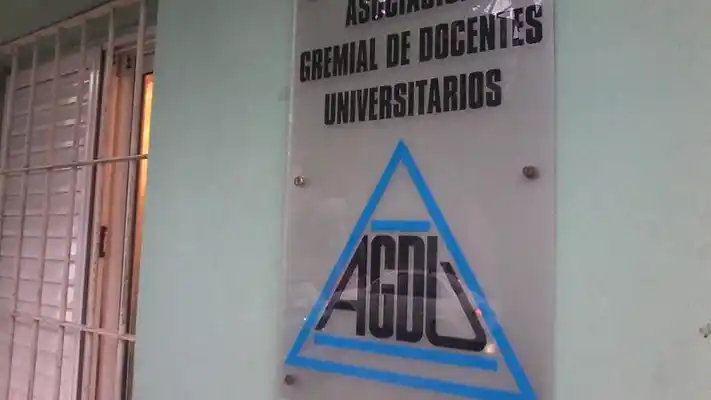 Docentes universitarios entrerrianos harán dos paros de 48 horas