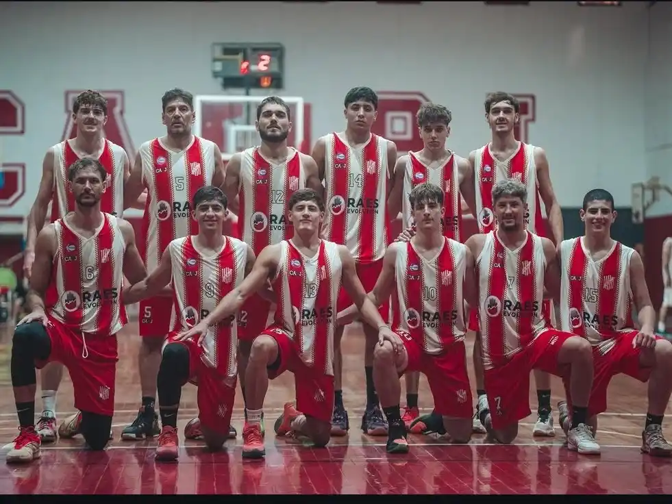 El León derrotó a . Foto:9 de Julio