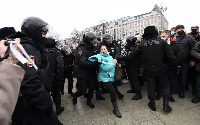 Cientos de detenciones durante las protestas por Alexey Navalny