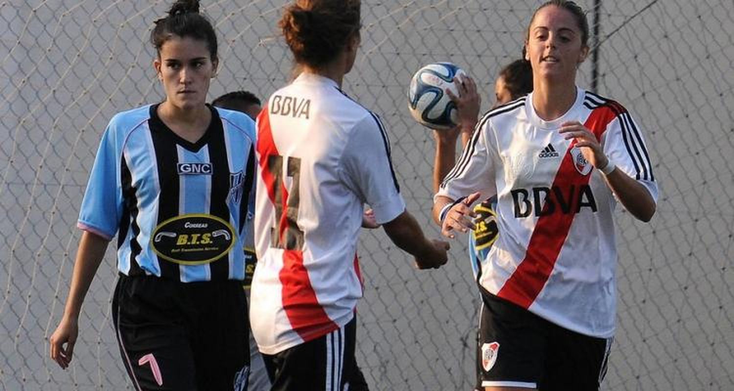 Con cuatro goles de Manicler, River venció 24 a 0 a Almagro