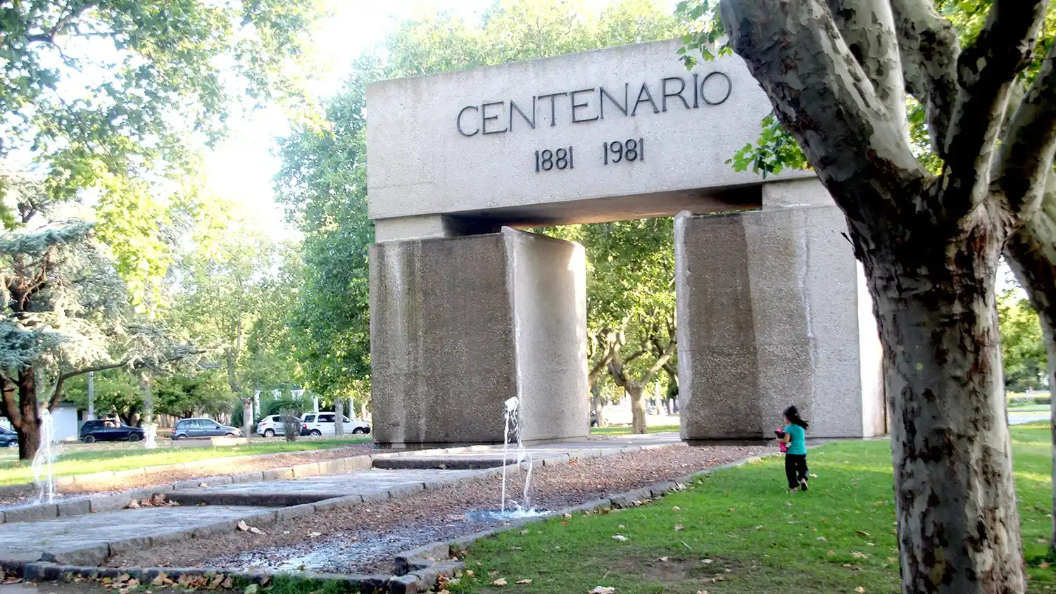 El Monumento al Centenario de Necochea y la historia de la cápsula del tiempo