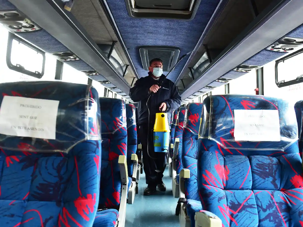 Los colectivos parten casi a tope y las empresas de transporte esperan “que siga así”