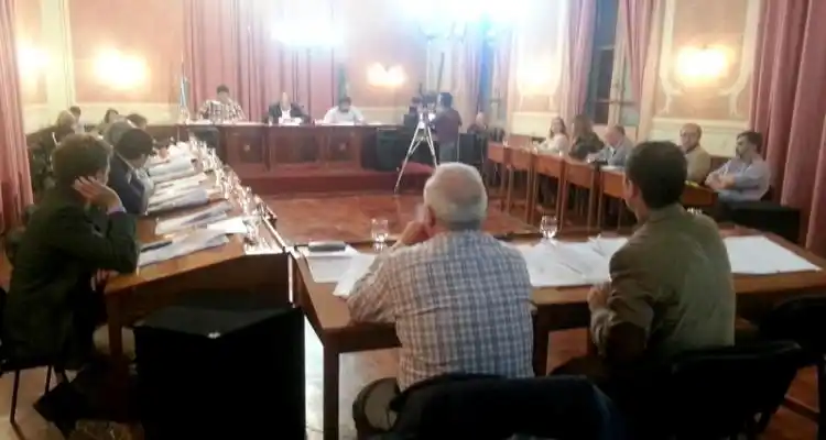 Tras las elecciones, pocos proyectos del Ejecutivo y los concejales en la sesión del HCD