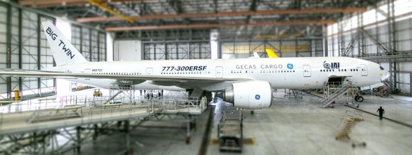 GECAS cierra la conversión de tres Boeing 777-300ER adicionales a carguero