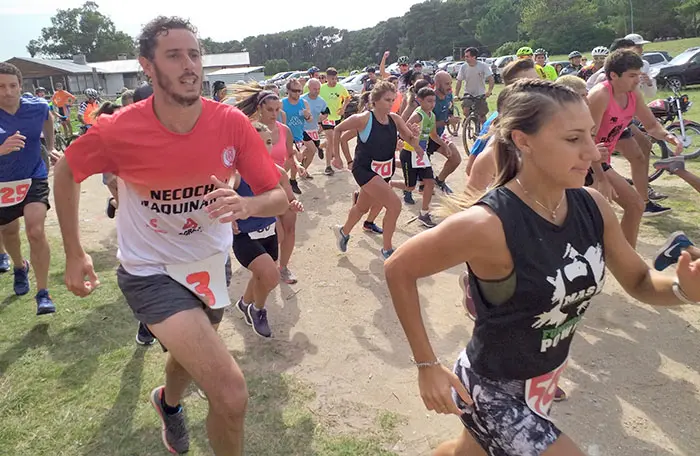 El parque recibió a un centenar de competidores en el duatlón