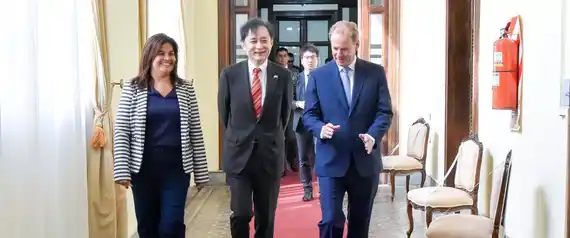 Bordet y Bahl acuerdan con el embajador de Japón intercambio científico y tecnológico
