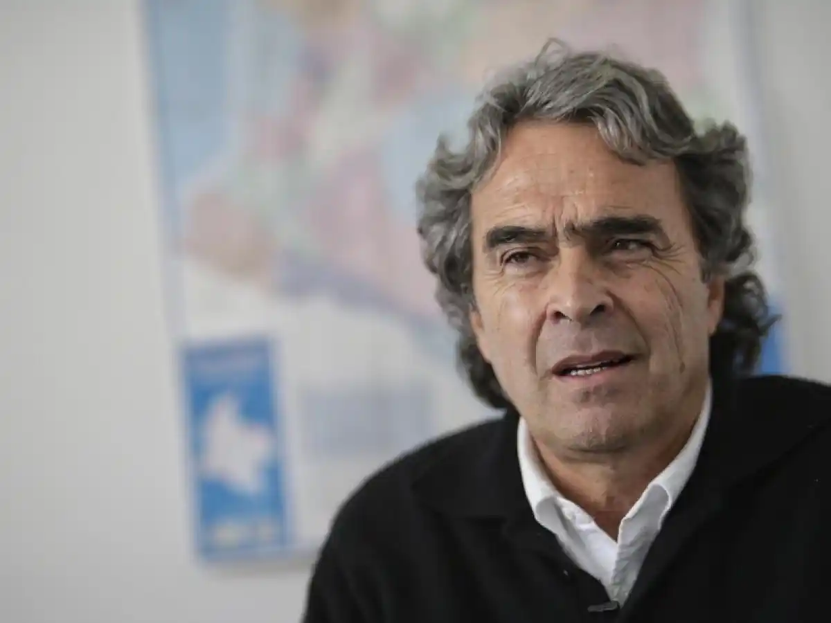 Sergio Fajardo en líos con la Procuraduría