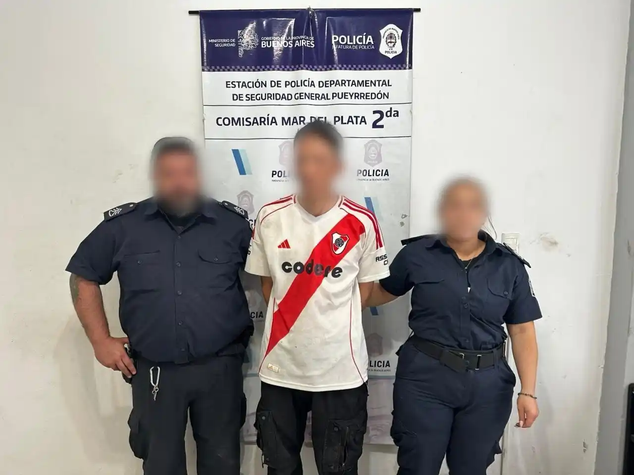 Detienen a un hombre que intentó robar un bolso en un edificio del centro