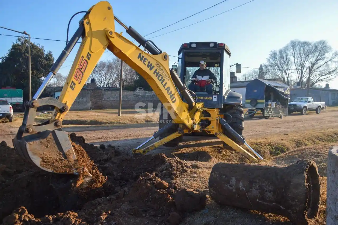 Intensa actividad municipal en el arreglo y mantenimiento de calles 