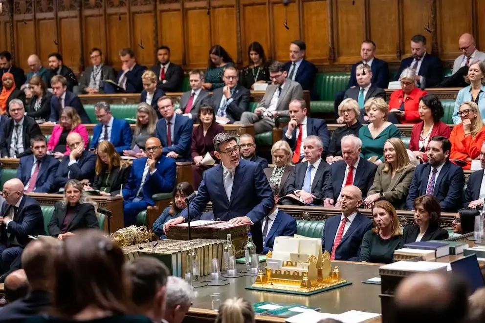 El primer ministro británico, Andy Burnham, durante su intervención ante la Cámara de los Comunes (Reuters)