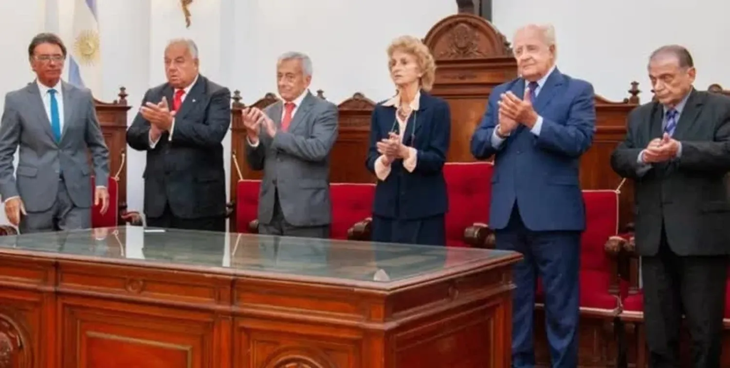 Desde la izquierda, los miembros de la CSJP: Daniel Erbetta, Rafael Gutiérrez, Roberto Falistocco, María Angélica Gastaldi, Eduardo Spuler y Mario Netri.