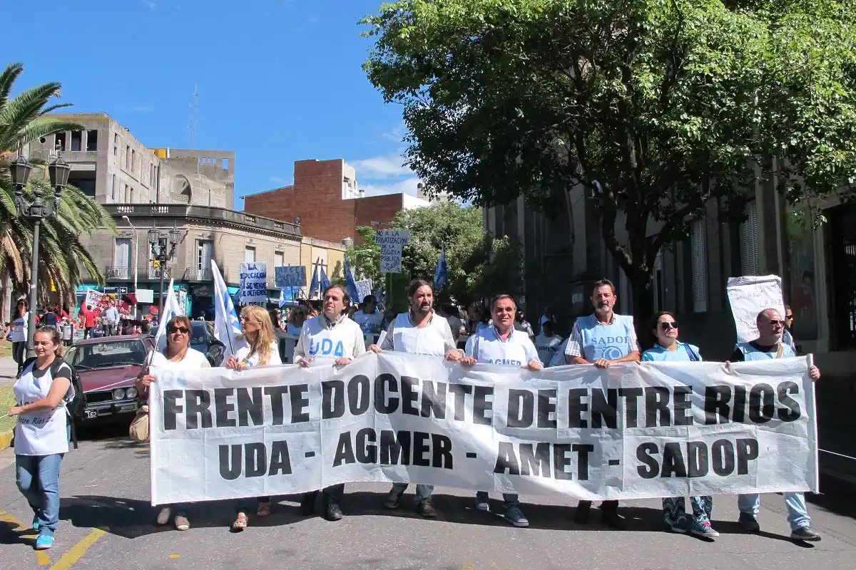 Gremios docentes fueron convocados por el Gobierno