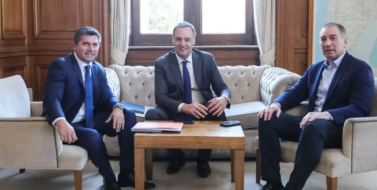 Orrego abrió la mesa de diálogo de este lunes con Adorni y Santilli.
