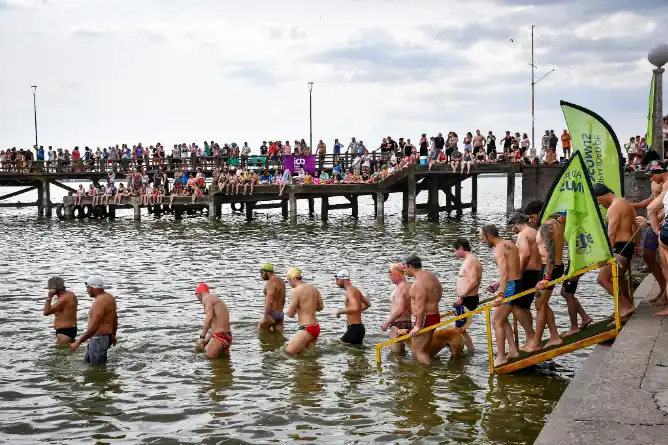 Vuelve la competencia de Aguas Abiertas a la laguna de Chascomús