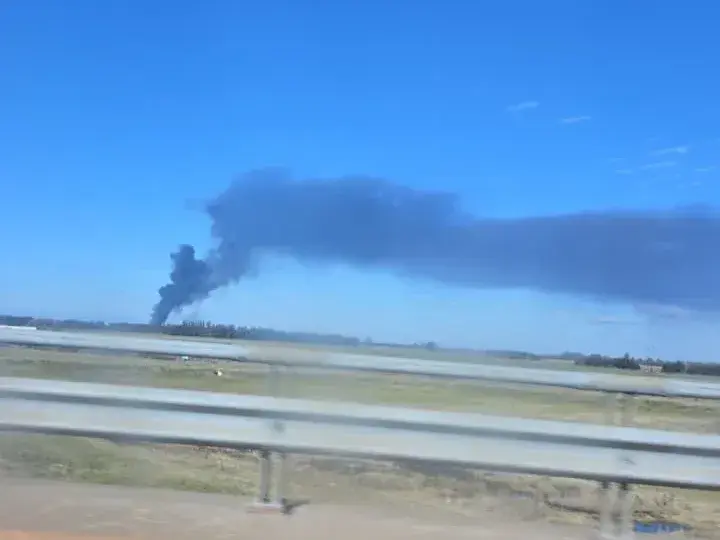 El humo se veía desde diversos puntos de la ciudad.