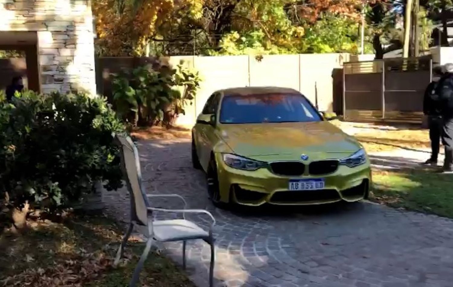 Ituzaingó: Detuvieron a “capo narco” en su mansión con pileta, mesa de póker y autos de alta gama