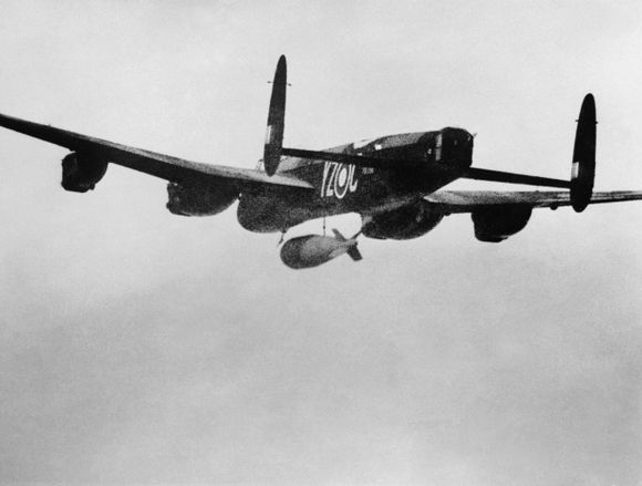Upkeep, Tallboy y Grand Slam: las abuelas inglesas de las bombas de los B-2 contra Irán