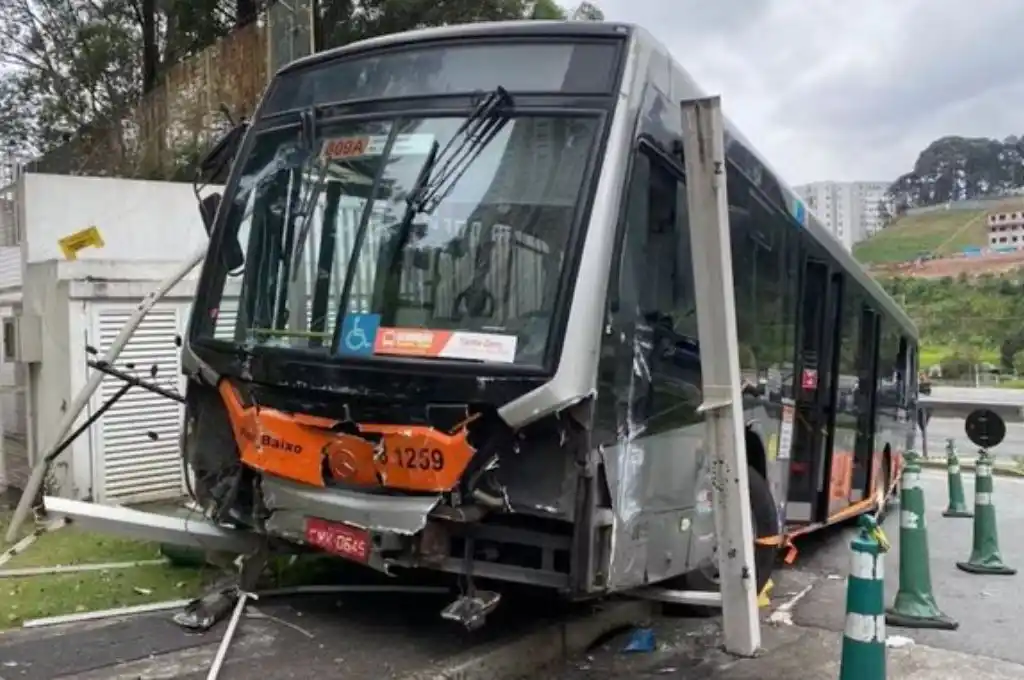 Colectivo fuera de control