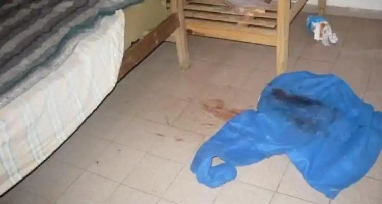 Apuñalan a un hombre delante de su familia