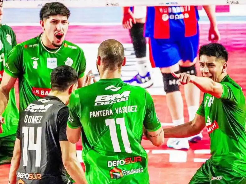 Gastón Ortiz es finalista
de la Copa ACLAV con Defe