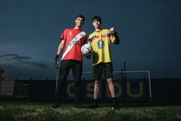 Fútbol sabatino: un clásico y un duelo clave de ascenso