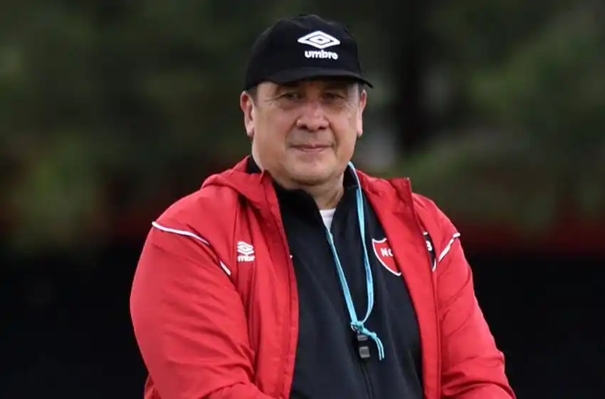 Burgos: «Los futbolistas tienen la humildad y el deseo de sacar esto adelante»