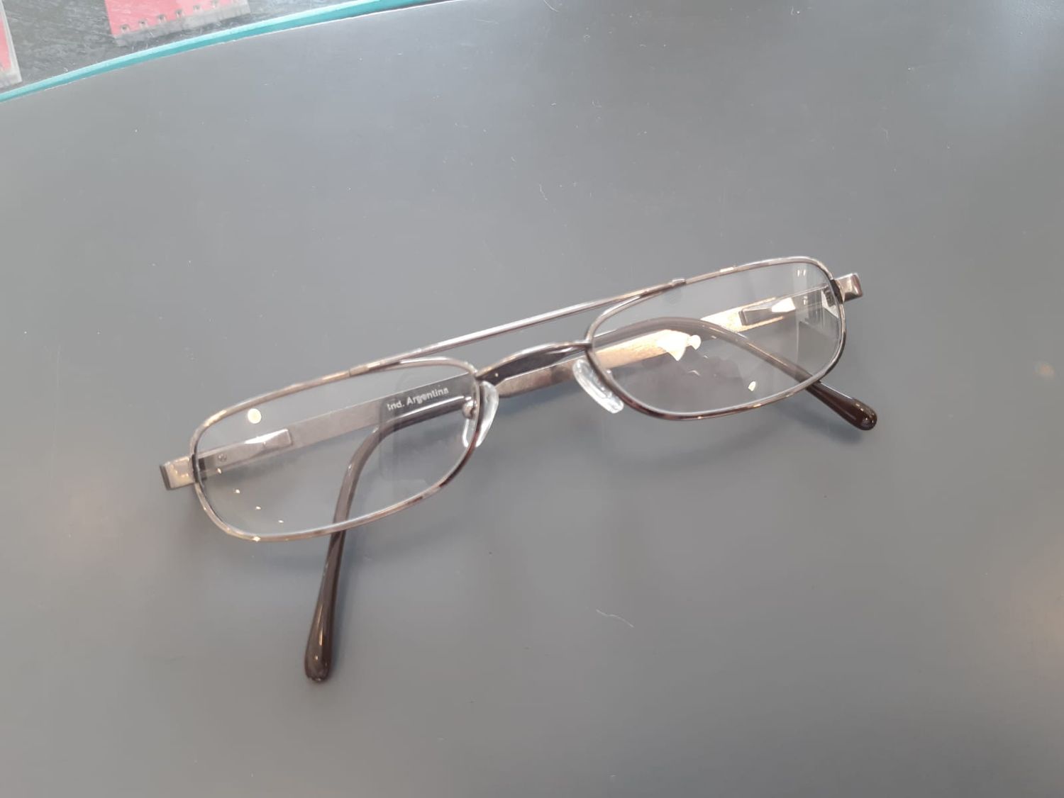 Se encontraron unos anteojos
