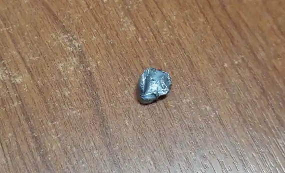 Dispararon contra una red troncal de fibra óptica y dejaron sin internet a muchos tandilenses