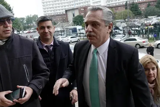 Alberto Fernández, complicado en la causa Seguros con imputación formal