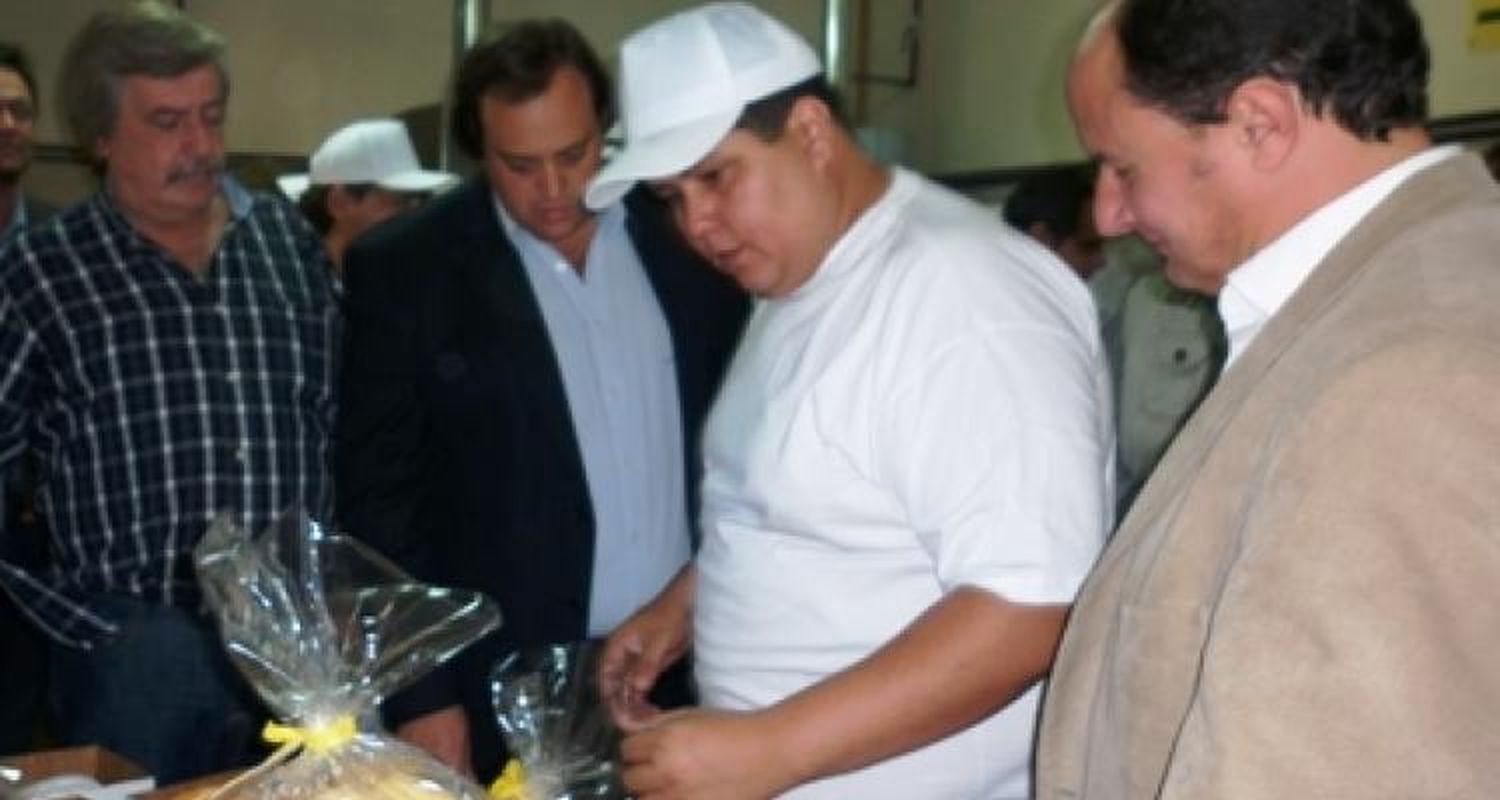 Ferré anunció 80 becas para Envión y aseguró que el trabajo de Guacone “es impecable”