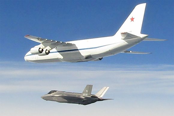 Caza F-35 de Italia interceptan Antonov An-124 de la Fuerza Aérea de Rusia