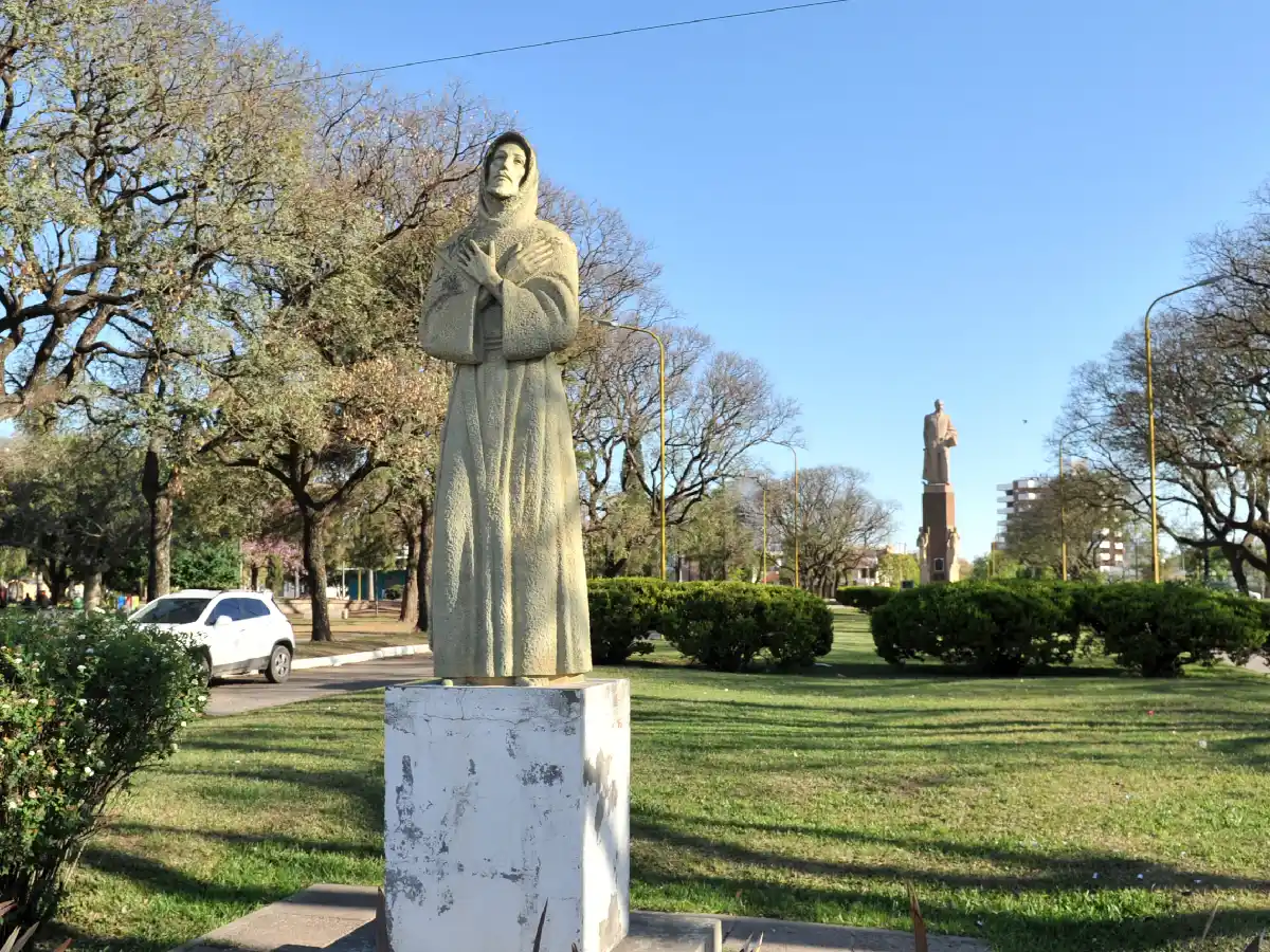 Los dos santos que custodian a Iturraspe  y otras historias de la ciudad 