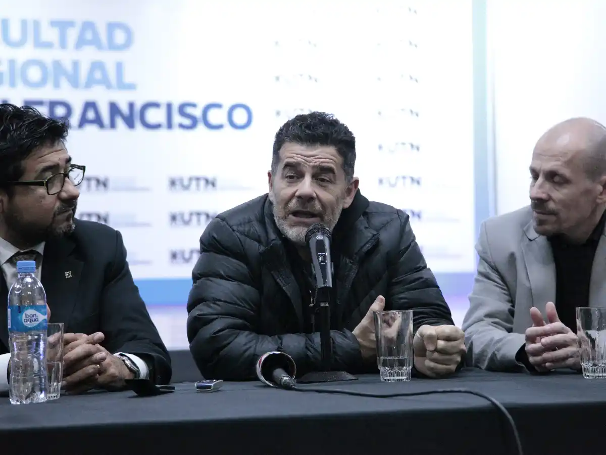 “La tecnología tiene que humanizarse y los humanos destecnologizarse” 