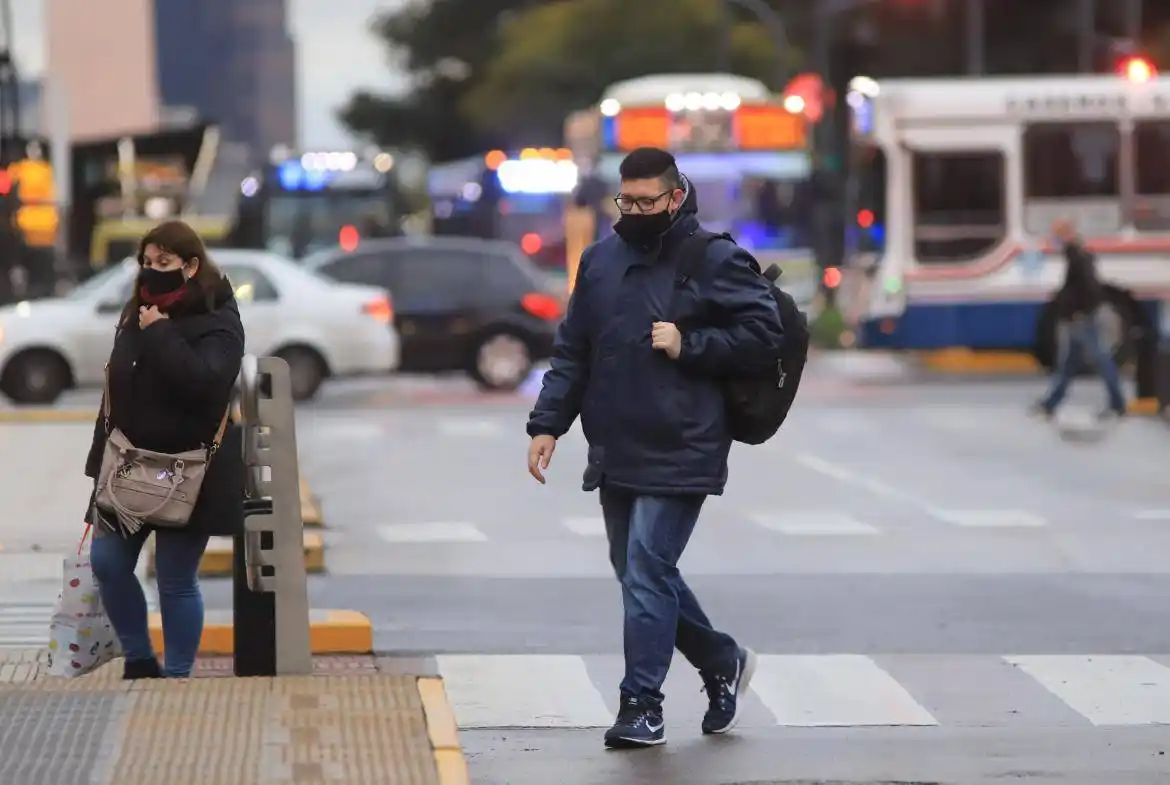 Récord de 153 muertes y 6.377 nuevos casos en un día