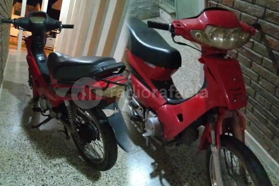 Sin patente ni candado, encontraron una moto ‘abandonada’ en la iglesia Sagrado Corazón