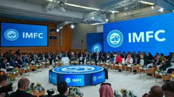 FMI advierte graves riesgos en la economía mundial tras los aranceles globales de Trump