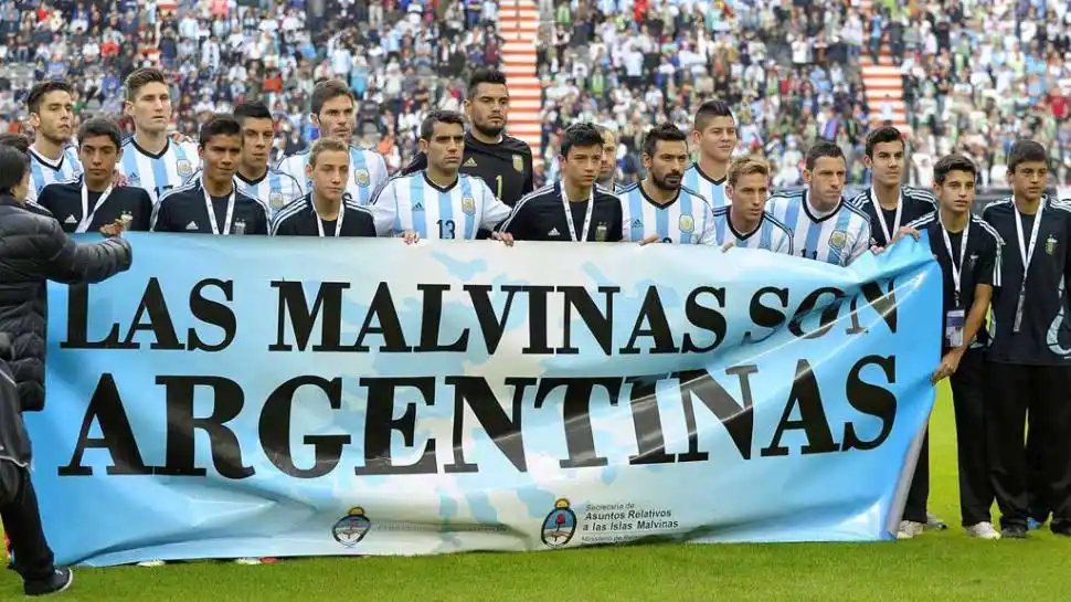 FIFA multó a AFA por pancarta que decía "Las Malvinas son argentinas"