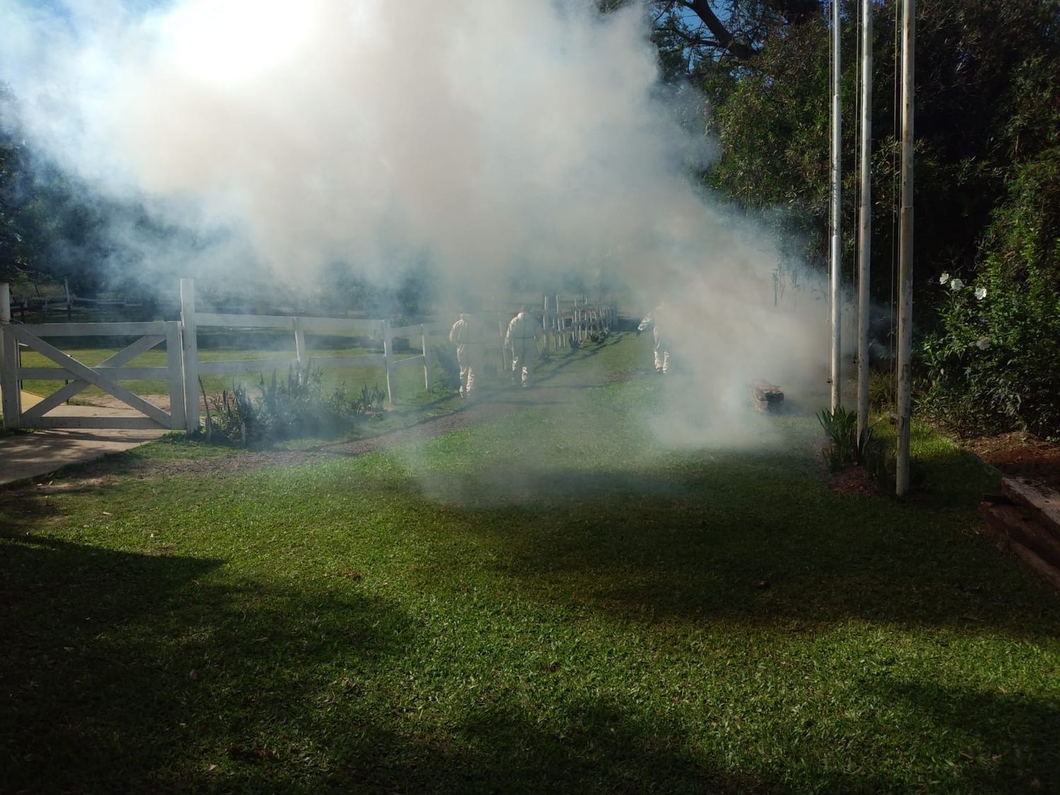 En el hipódromo de Camba Paso, se procedió a realizar la desinfección en todo su predio