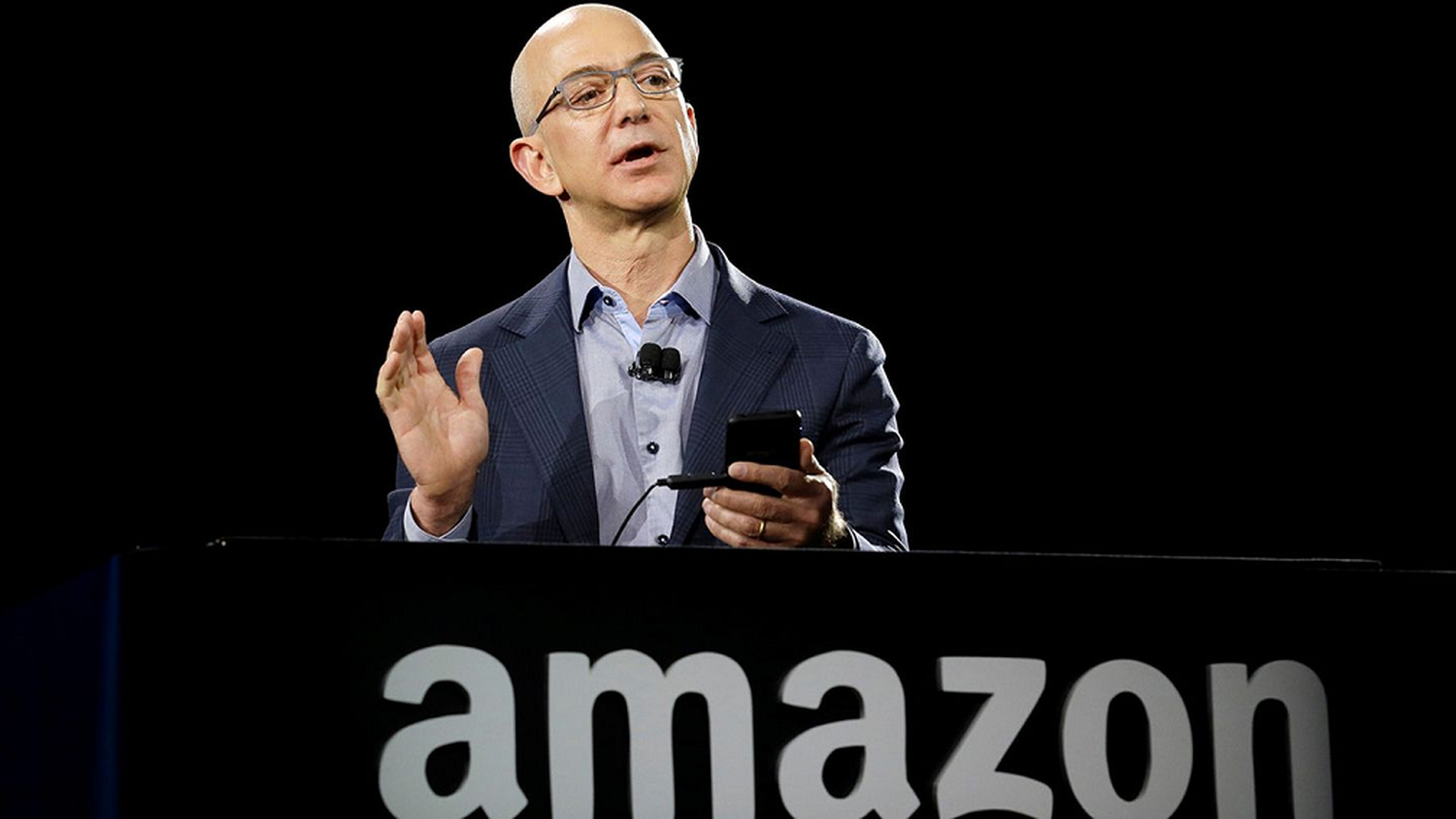 Jeff Bezos renunció como CEO de Amazon después de 30 años y empieza una nueva era