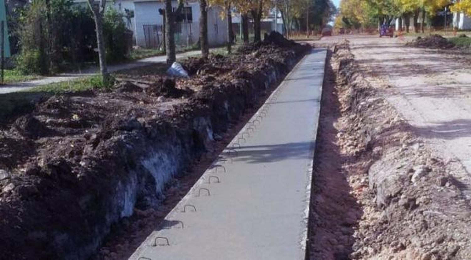 Plan Hábitat: Se desarrollan los trabajos de red cloacal y cordón cuneta