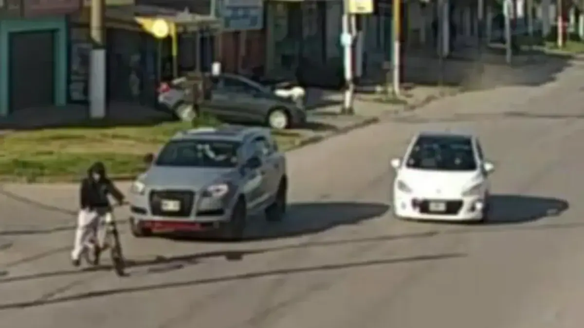 El momento previo al impacto: el chico fue atropellado