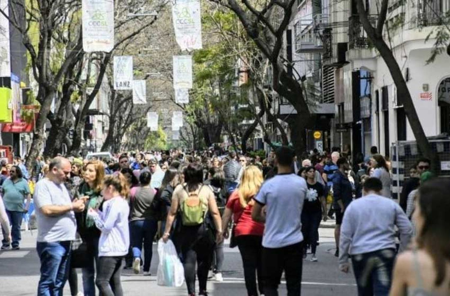 Calle San Luis será peatonal en vísperas al Día de la Madre en Rosario